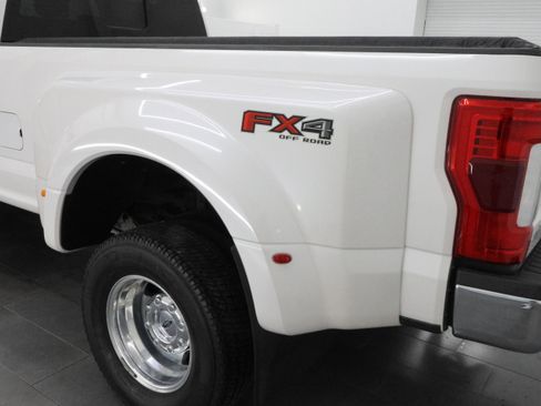 Used 2019 Ford F350 Lariat w/ Lariat Ultimate Package image 34