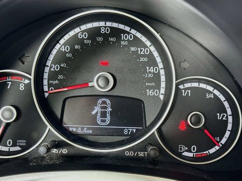 Used 2014 Volkswagen Beetle 1.8T FWD image 15