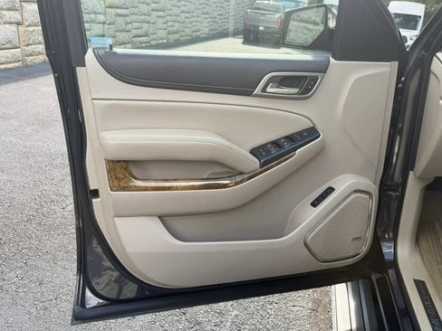Used 2017 GMC Yukon Denali w/ Open Road Package RWD image 29