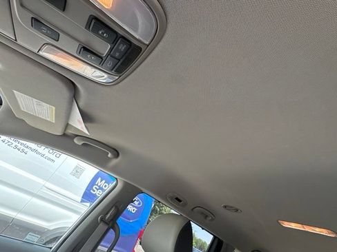 Used 2018 Kia Sedona SX Limited FWD image 46