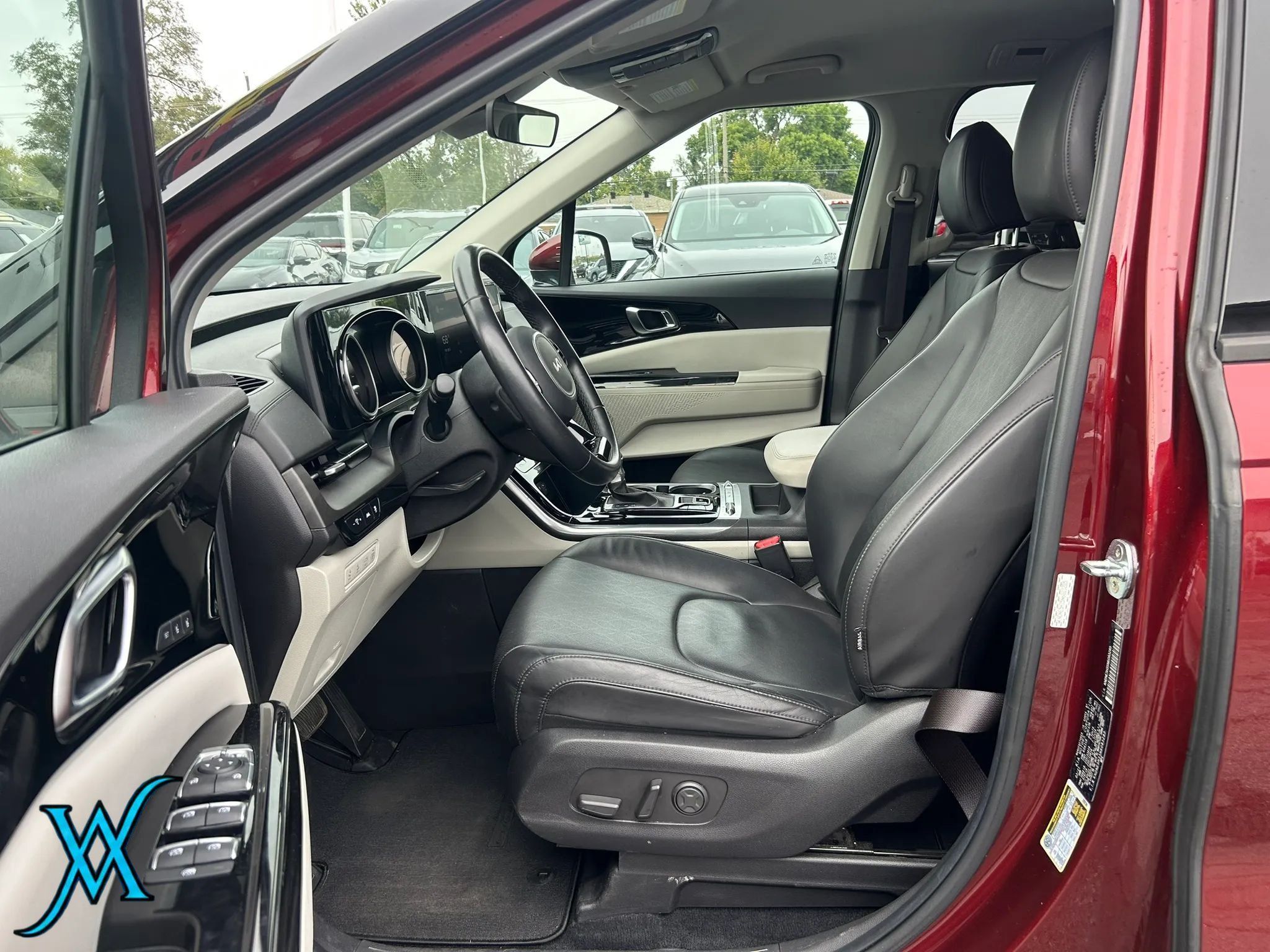 Used 2022 Kia Carnival SX FWD image 11