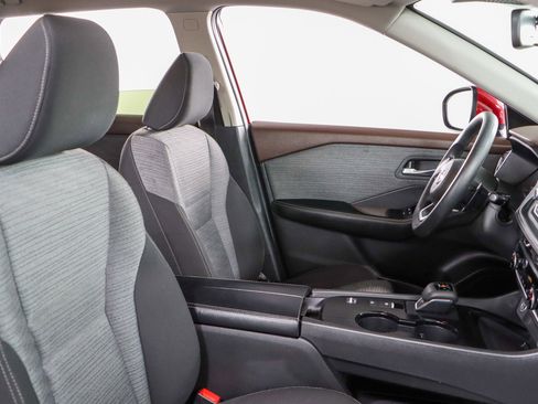 Used 2023 Nissan Rogue SV image 26