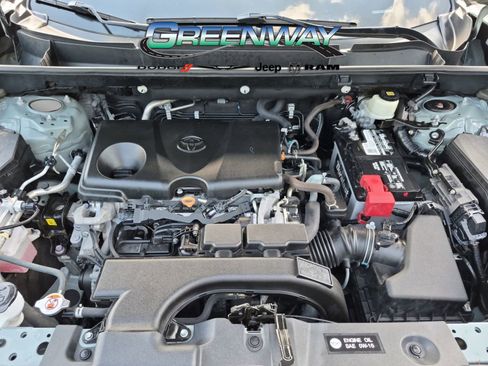 Used 2021 Toyota RAV4 XLE FWD image 8
