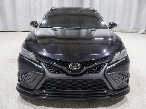 Used 2022 Toyota Camry SE w/ Carpet Mat Package (TMS) AWD/4WD image 8