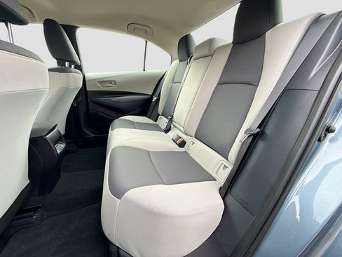 Used 2025 Toyota Corolla LE image 19