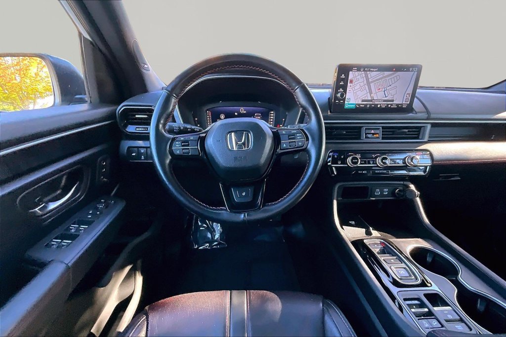 Used 2025 Honda Pilot Black Edition image 9