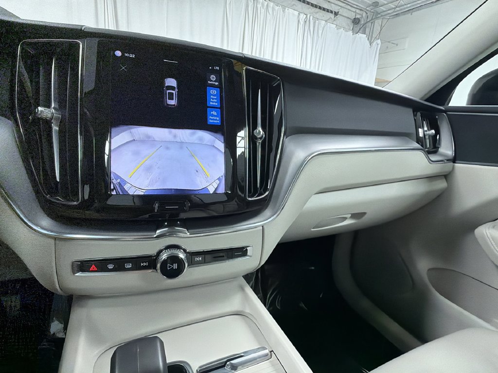 Used 2024 Volvo XC60 B5 Core AWD/4WD image 22
