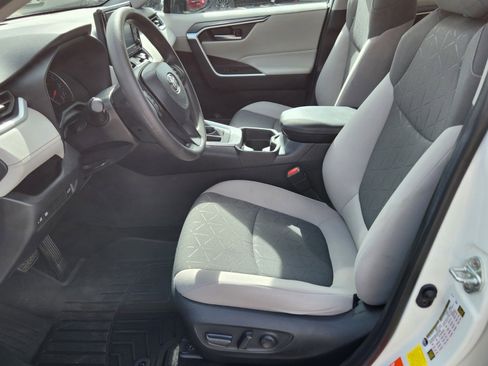 Certified 2021 Toyota RAV4 XLE image 4