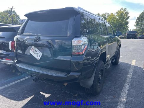 Used 2014 Toyota 4Runner SR5 RWD image 3