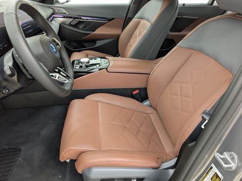 Certified 2025 BMW i5 xDrive40 image 5