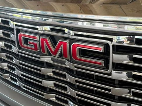 Used 2024 GMC Sierra 1500 Denali AWD/4WD image 5