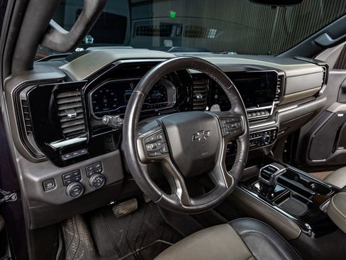 Used 2022 Chevrolet Silverado 1500 ZR2 w/ Technology Package image 17