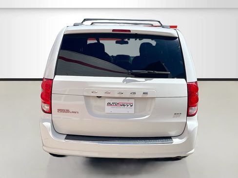 Used 2018 Dodge Grand Caravan SXT FWD image 6
