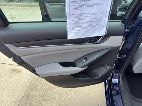 Used 2018 Honda Accord LX image 13