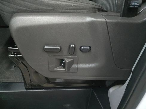 Used 2017 Ford Transit 150 XLT image 33