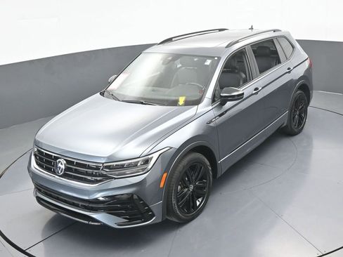 Used 2022 Volkswagen Tiguan SE R-Line image 53