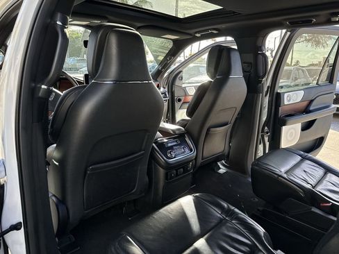 Used 2020 Lincoln Navigator L Reserve w/ Luxury Package image 35