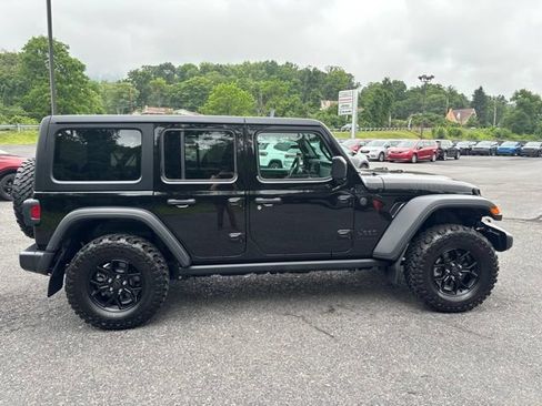 Used 2025 Jeep Wrangler Unlimited Sport AWD/4WD image 5