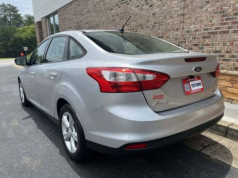 Used 2013 Ford Focus SE FWD image 3
