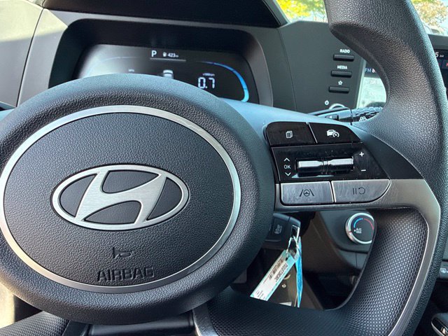 Used 2026 Hyundai Elantra SE FWD image 38
