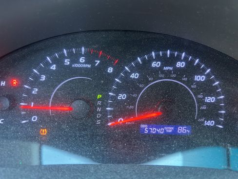 Used 2011 Toyota Camry LE FWD image 5