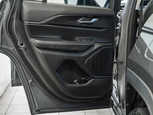 Certified 2023 Jeep Grand Cherokee Laredo AWD/4WD image 33