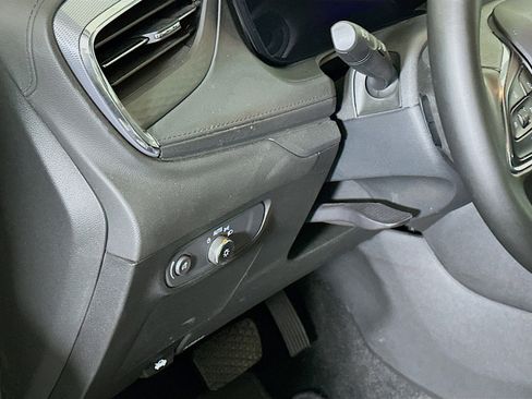 Used 2025 Buick Encore GX Preferred image 17