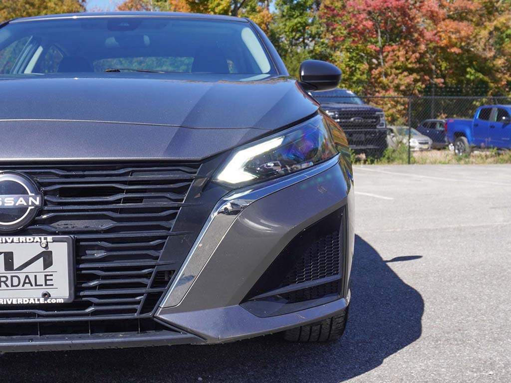 Used 2024 Nissan Altima 2.5 SV AWD/4WD image 11