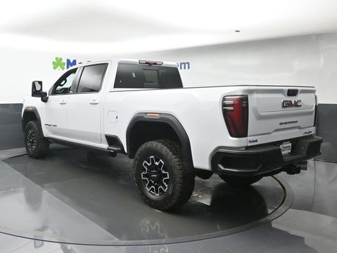 Used 2025 GMC Sierra 2500 AT4X image 28