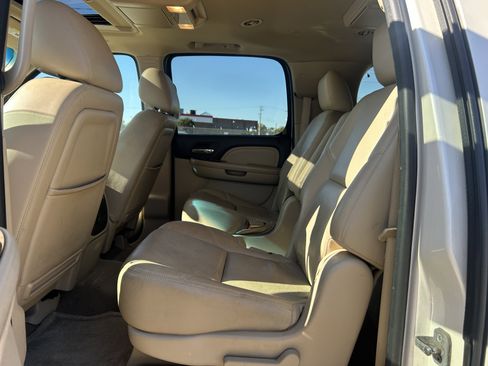 Used 2013 GMC Yukon XL Denali image 13