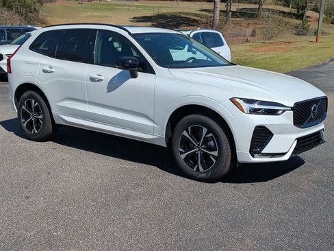 Used 2026 Volvo XC60 B5 Core AWD/4WD image 3
