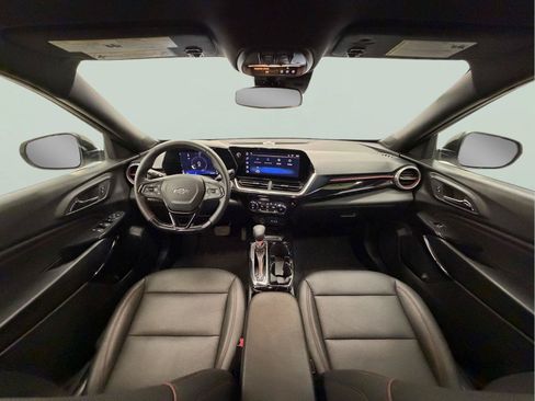 Used 2024 Chevrolet Trax RS w/ Sunroof Package FWD image 34