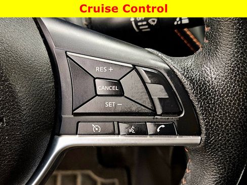 Used 2018 Nissan Kicks SR w/ Exterior Package image 26