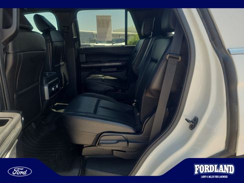 Used 2021 Ford Expedition XLT AWD/4WD image 17