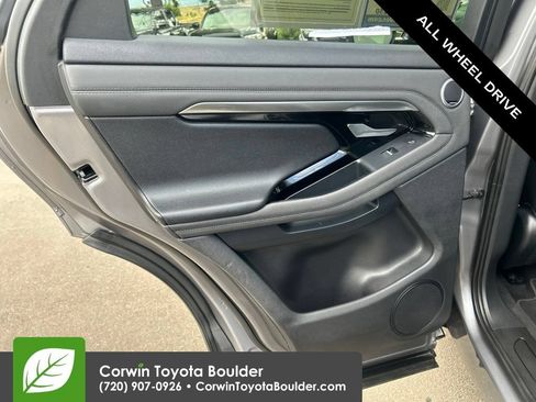 Used 2020 Land Rover Range Rover Evoque SE AWD/4WD image 19