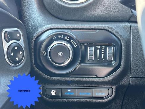 Used 2022 Jeep Wrangler Unlimited Sahara image 22