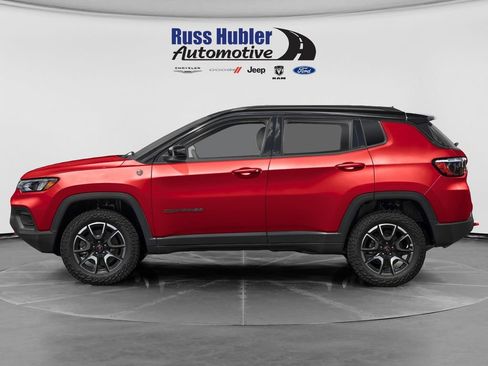 Used 2025 Jeep Compass Trailhawk w/ Trailhawk Elite Group AWD/4WD image 5