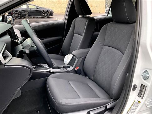 Used 2025 Toyota Corolla LE image 8