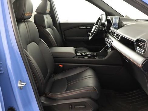 Used 2025 Honda Pilot TrailSport image 18