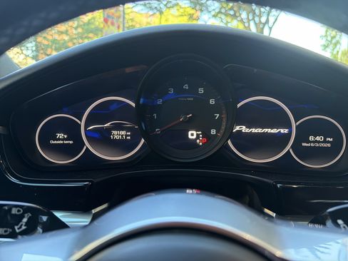 Used 2018 Porsche Panamera RWD image 10