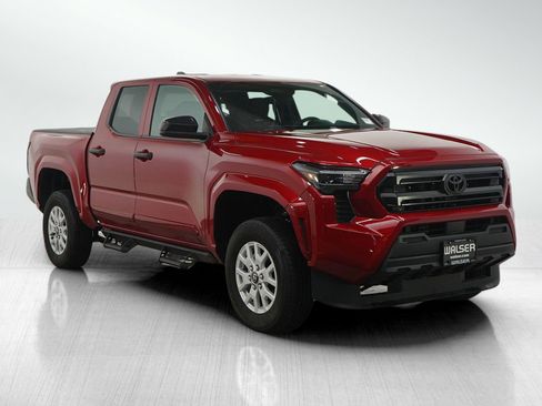 Used 2025 Toyota Tacoma SR image 7