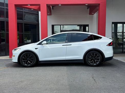 Used 2023 Tesla Model X AWD/4WD image 5