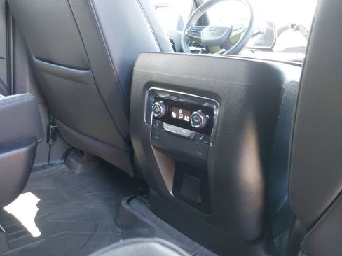 Used 2025 Chevrolet Tahoe Z71 w/ Z71 Off-Road Package AWD/4WD image 31