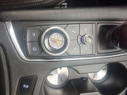 Used 2022 Cadillac XT6 Luxury FWD image 31