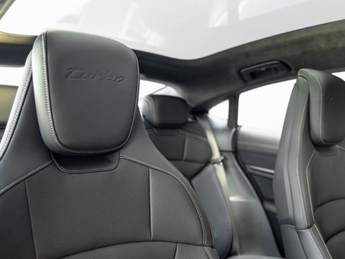 Used 2025 Porsche Taycan Turbo image 31