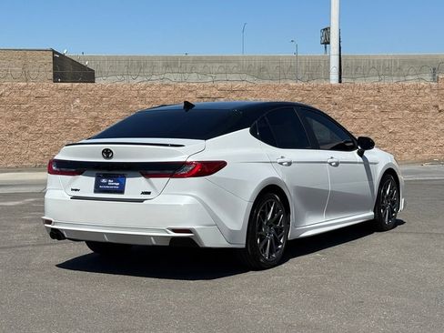 Used 2025 Toyota Camry XSE FWD image 4