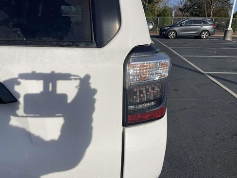 Used 2019 Toyota 4Runner TRD Off-Road image 17