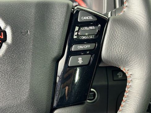 Used 2025 Nissan Frontier PRO-4X image 30