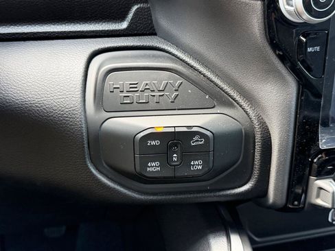 Used 2025 RAM 2500 Laramie AWD/4WD image 25