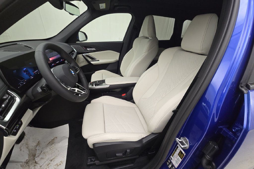 Used 2026 BMW X1 xDrive28i w/ M Sport Package AWD/4WD image 12